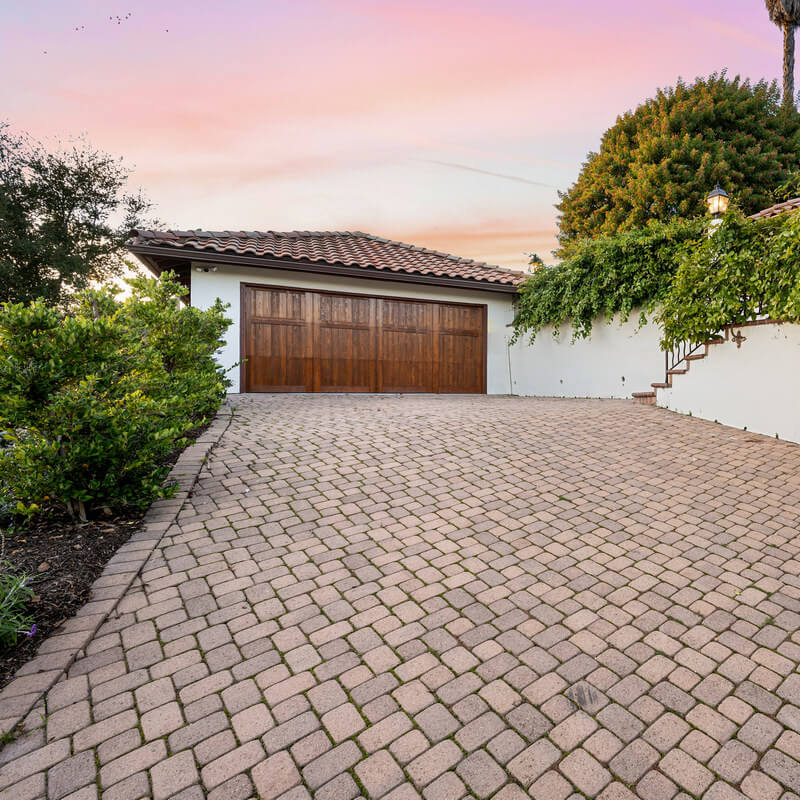 driveway with brick pavers
