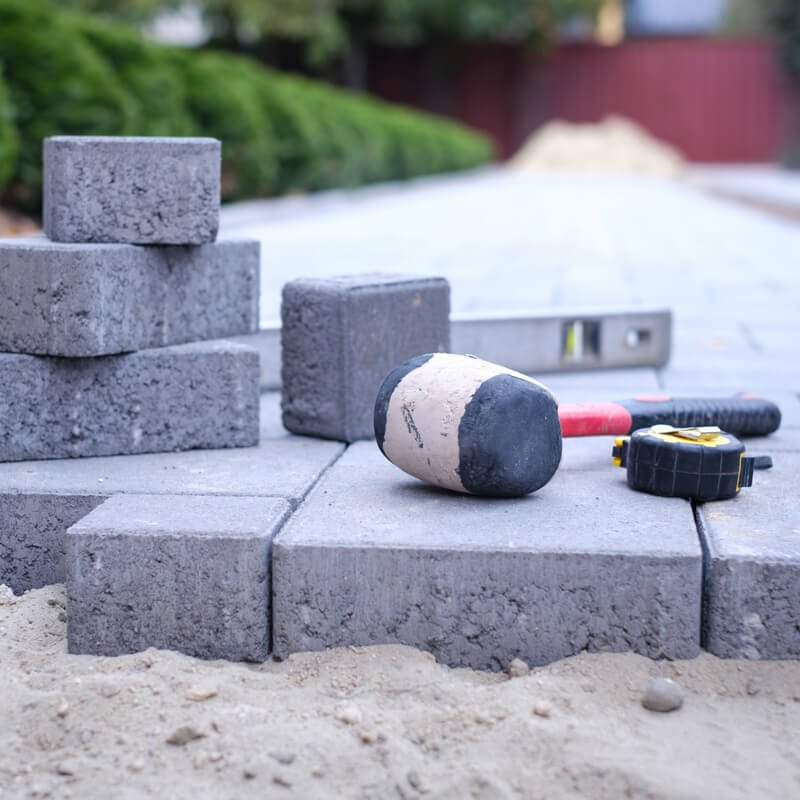 paving stones backyard interlocking